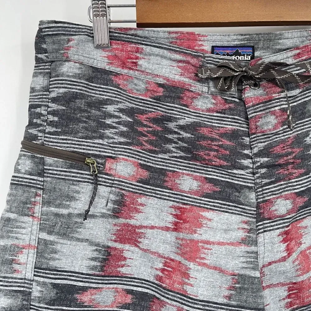 Patagonia Wavefarer Board Shorts Multicolored Print Nylon Men's Size 36